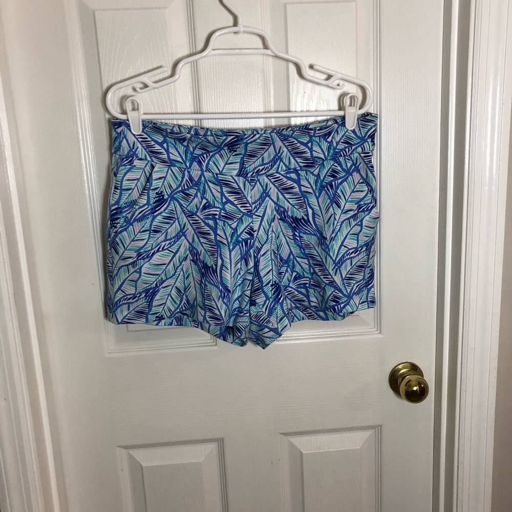 Lilly Pulitzer Makenna Ponte Short in “Let’s Mango” size 6